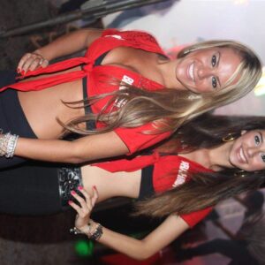Grazielle Landi E Gabrielle Mendes (Large) — Assessoria de Imprensa Brahma — Inove Comunicação Integrada Londrina