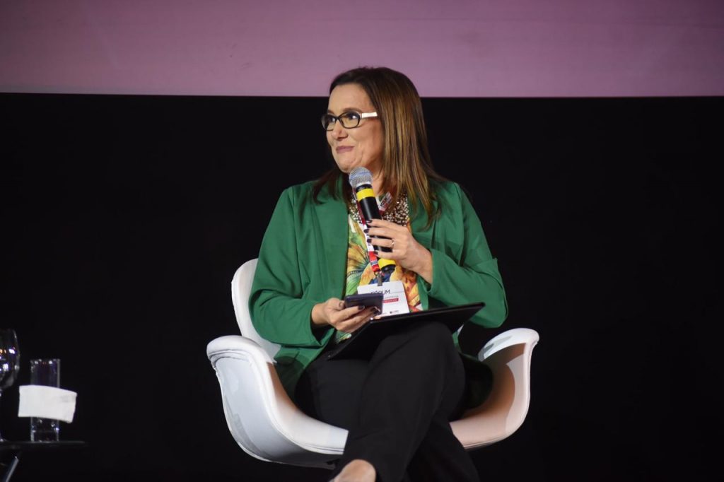Mestre De Cerimonia Em Maringa E Londrina (3) — Raquel Rodrigues, diretora da Inove é Mestre de Cerimônias Fórum CBN Ética nos Negócios 2018 — Inove Comunicação Integrada Londrina